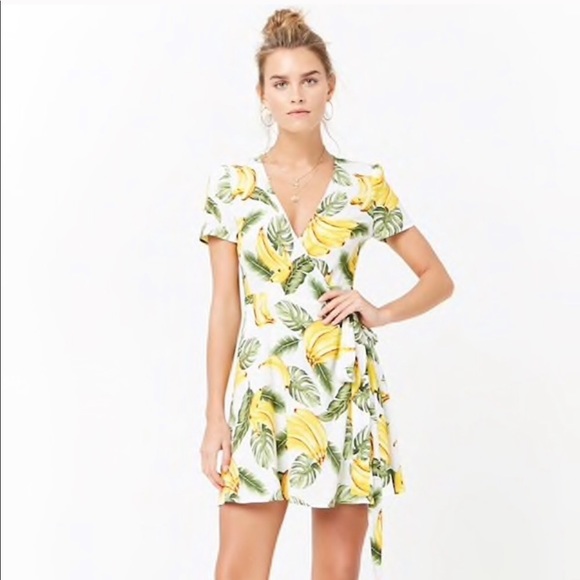 Forever 21 Dresses & Skirts - Yellow Banana Print Dress!